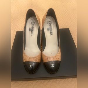 Chanel cork and black high heel shoes size 38